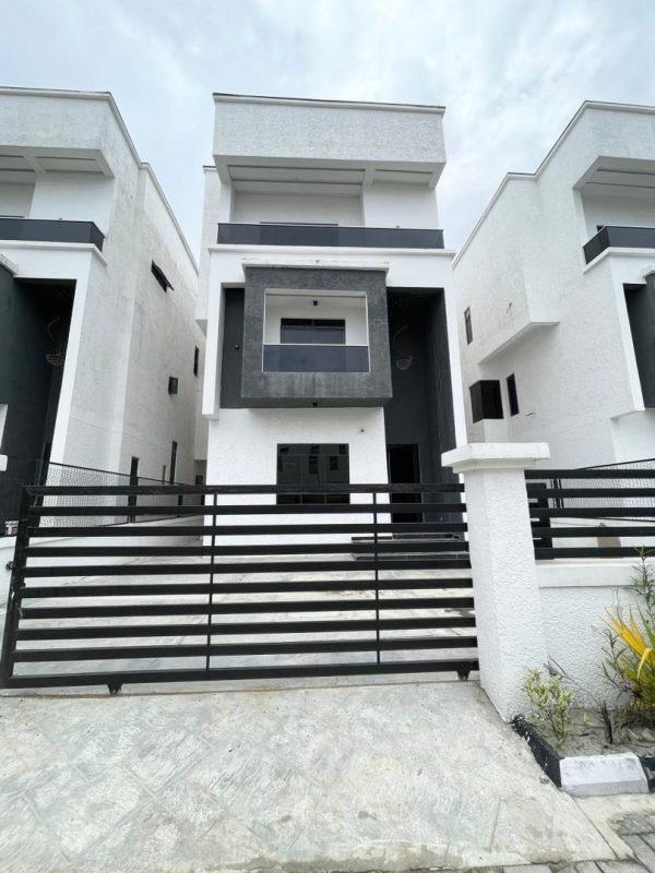 IMG-20251018-WA0394 5 Bedroom House for Sale in Ikate Lekki – Luxury, Comfort & Investment!
