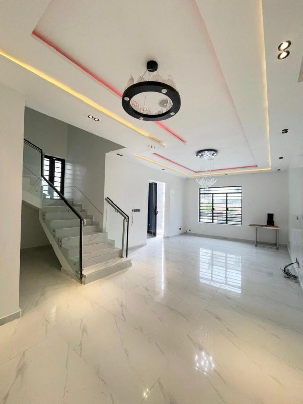 IMG-20251018-WA0398 5 Bedroom House for Sale in Ikate Lekki – Luxury, Comfort & Investment!