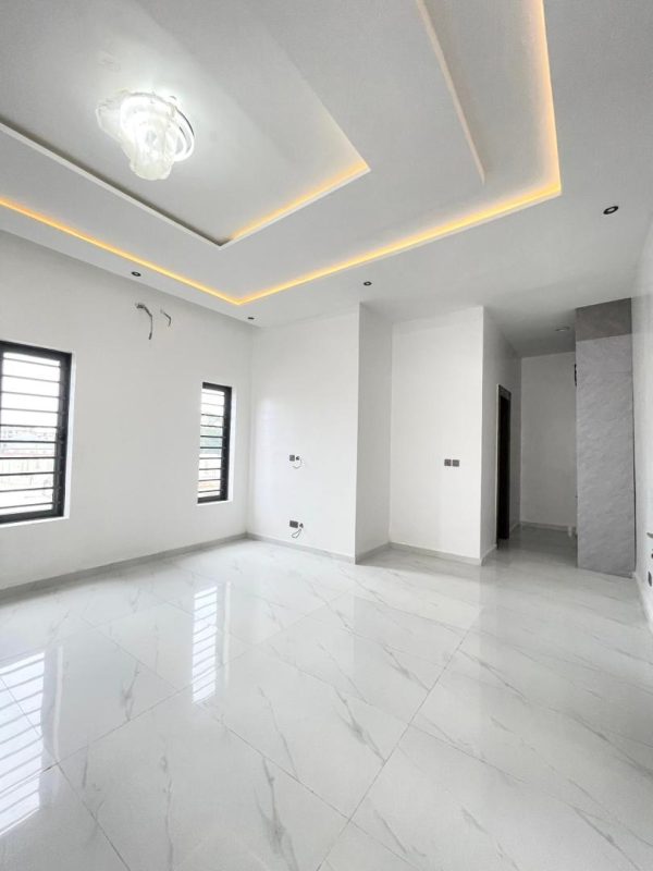 IMG-20251018-WA0401 5 Bedroom House for Sale in Ikate Lekki – Luxury, Comfort & Investment!