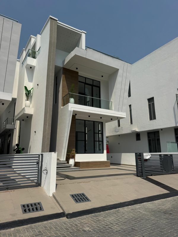 1000254686 Duplex for Sale in Osapa London – 5 Bedroom Detached Home